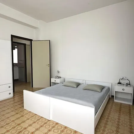 Marcelli, Trilocale Con Terrazzo In Con Piscina - M398 *